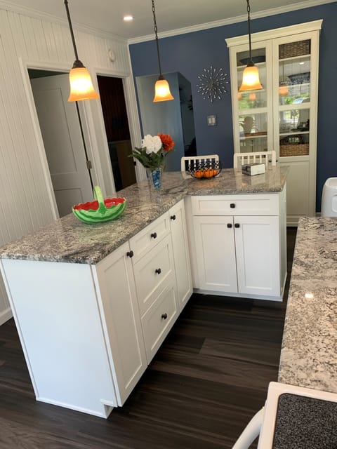 Newly remodelled Kitchen with Island