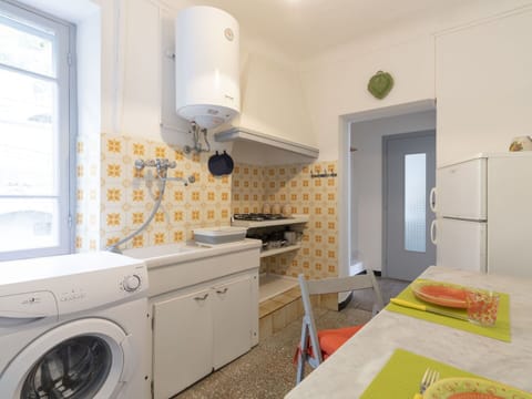 Cloud, Water, Sky, Window, Wood, Shade, Tints And Shades, Glass, Horizon