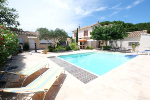 MOULÈS holiday rental house for rent private pool