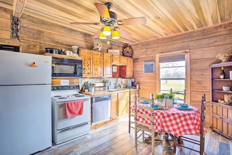 Kitchen & Dining Area