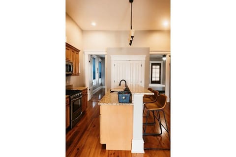 Additional seating at the Bar in kitchen