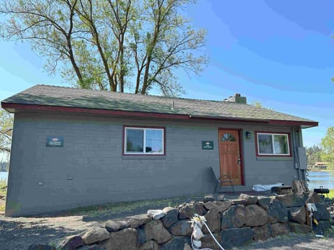 Penthouse Front side