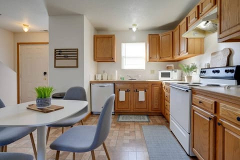 Fully Stocked Eat-In Kitchen