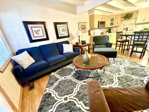 Home Decor, Furniture, Indoors, Living Room, Couch