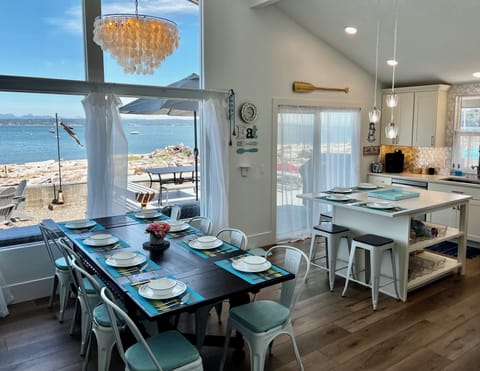 Dining for 8 w/ additional 4 seats at kitchen island.