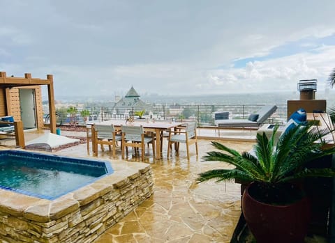 Outdoor pool, an infinity pool