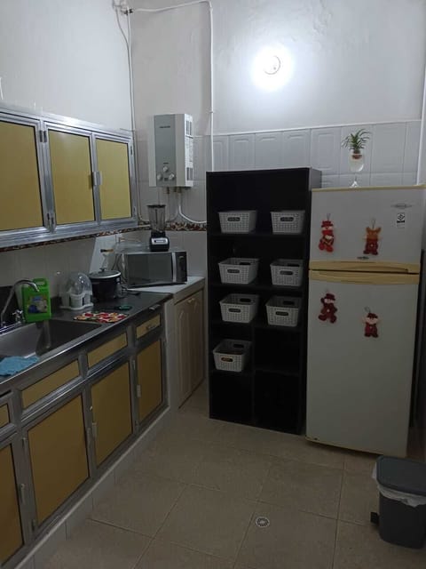 Microwave, coffee/tea maker, cookware/dishes/utensils