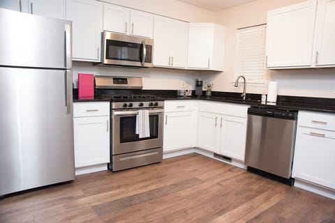 Brand new remodeled kitchen!