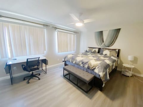 5 bedrooms, desk, iron/ironing board, WiFi