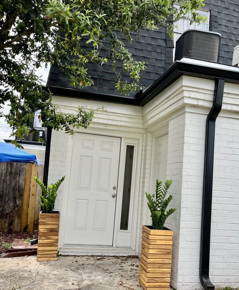 New Renovation- Centrally Located!! | Elmwood, LA | VacationRenter