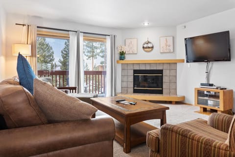 Year-round fun awaits at this cozy 2-bedroom condo in the charming mountain town of Frisco!
