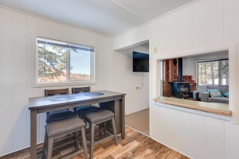 Dining Area | Dishware & Flatware Provided