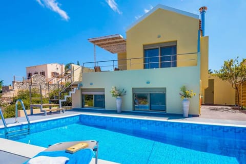 Beautiful Villa with Private Pool, Terrace and Garden