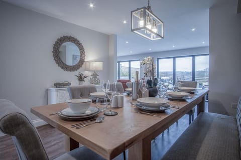 Kiln Park Farmhouse - 4 Bedroom Cottage - Narberth (14042)