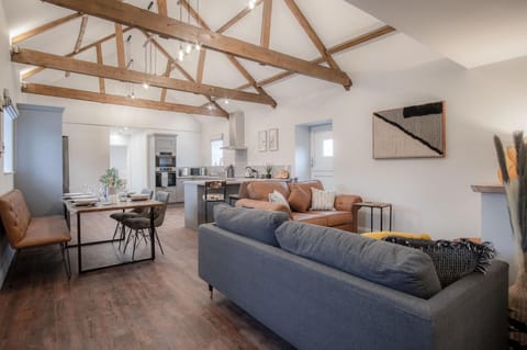 The Barn At Kiln Park - 2 Bed Cottage - Narberth (14107)