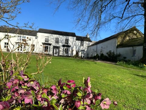 Lowick House beautiful C18 property with extensive gardens