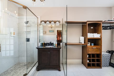 Master Suite En-Suite | Standing Shower | Clawfoot Tub | Bath Soap | Bath Rags