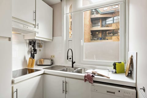 Compact but well-equipped kitchen