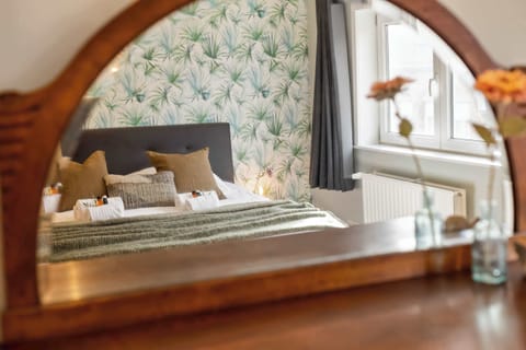 Details first bedroom