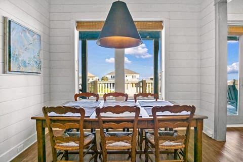 Meals come with views of the Gulf.