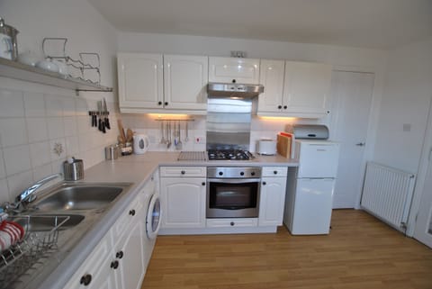 Bright and open kitchen perfect for making a lovely meal