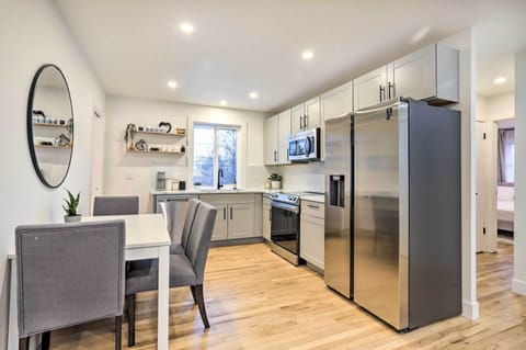 Dining Area | Dishware & Flatware Provided