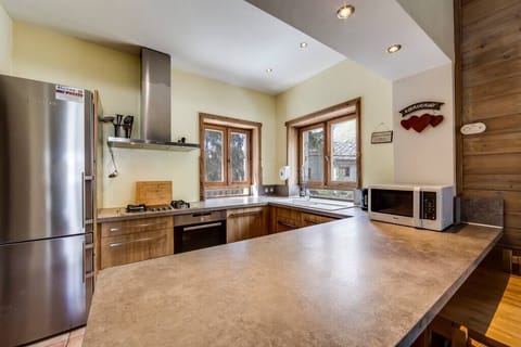 c1aea26a-05c2-4b6f-beed-625a44f9cda2