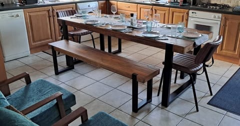 spacious well equipped kitchen