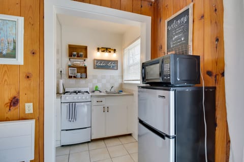 Kitchenette | Coffee Maker | Tea | Cooking Basics