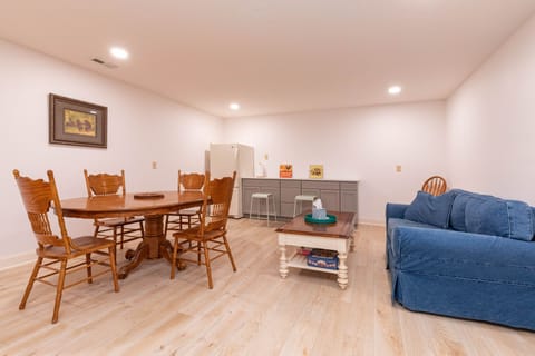 Lower-Level dining room/sitting room