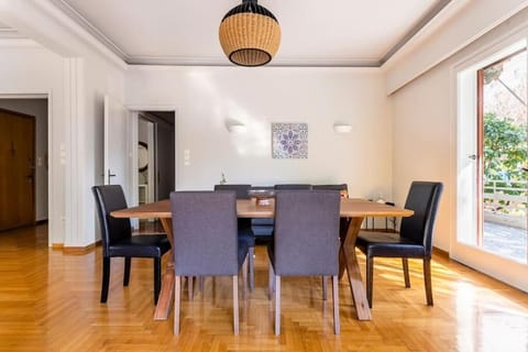 Dining room, also wioth direct access to the balcony and garden