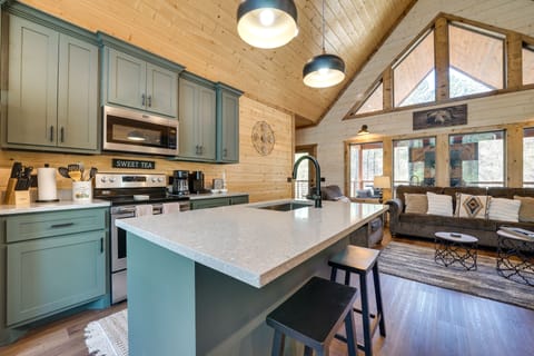 Kitchen | Coffee Maker | Crockpot | Complimentary Spices