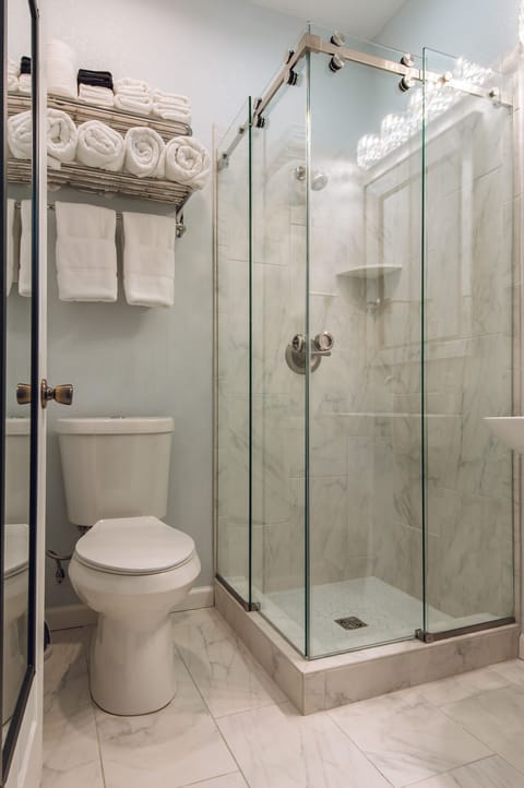 Marble Shower w/ Sliding Glass Closure