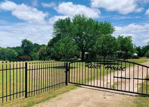 Guadalupe River Home Gated Entrance