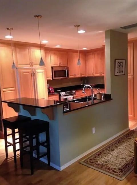 High end kitchen with everything you need!