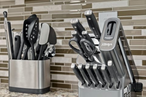 Chop, slice, and serve like a pro—Ninja knives and a fully stocked kitchen keep meals simple at Hogan Haven in Point Venture.