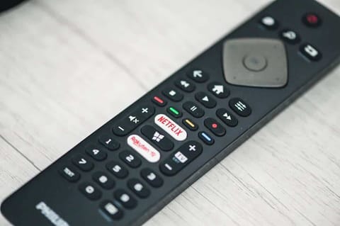 Camera da letto matrimoniale con bagno privato, cabina armadio e terrazzo, Smart Tv 43", climatizzatore e ventilatore