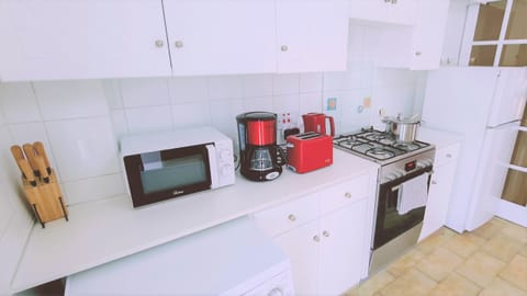 Fridge, microwave, oven, coffee/tea maker