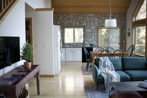 Walking through the front door and you are greeted with this.