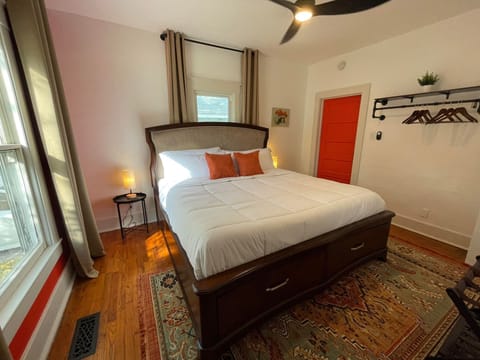In-room safe, iron/ironing board, travel crib, free WiFi