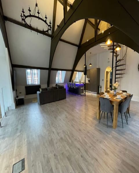 Living Room / Lounge