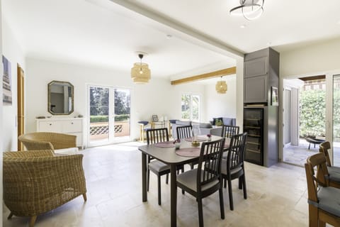 a2b70c7c-ef7d-4ef4-9b73-6569a8263887