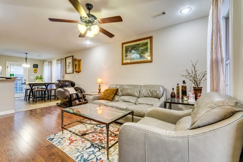 Bryant Vacation Rental | 3BR | 2.5BA | 1,347 Sq Ft | 2 Minor Steps to Enter