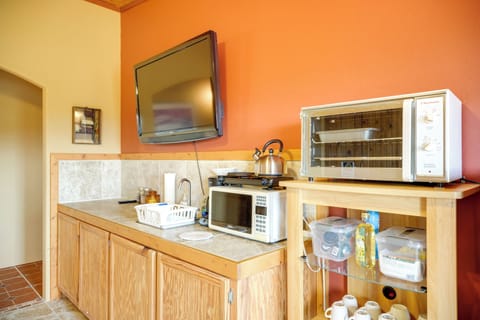 Kitchenette | Coffee Maker | TV