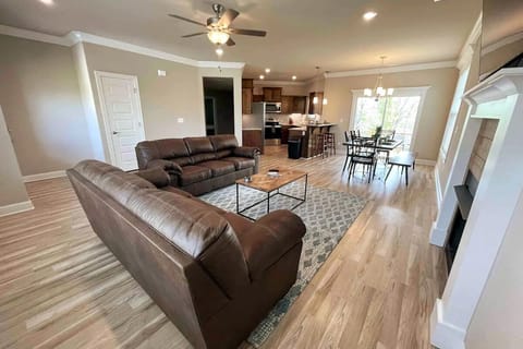 Holiday Island Vacation Rental | 3BR | 2BA | 1,643 Sq Ft