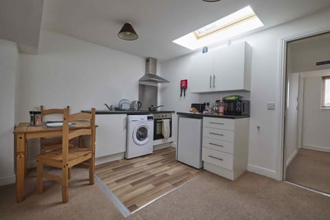 Kitchen/ Dining Area