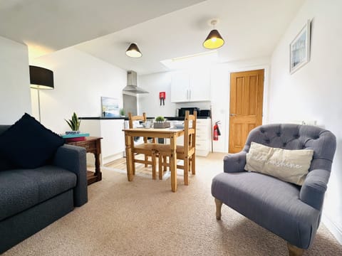 Living Room / Lounge