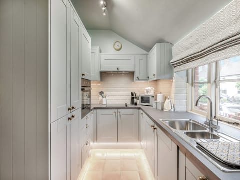 Kitchen | The School Room, Dymock