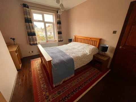 3 bedrooms, desk, free WiFi, bed sheets