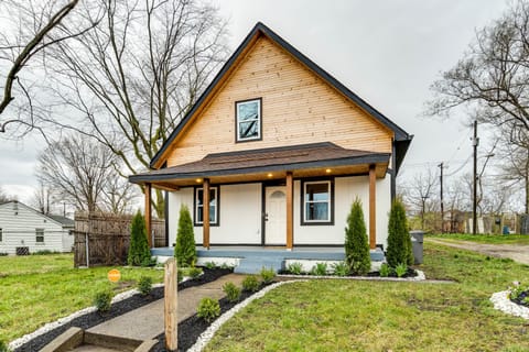 Indianapolis Vacation Rental | 3BR | 2.5BA | 1,700 Sq Ft | Steps Required